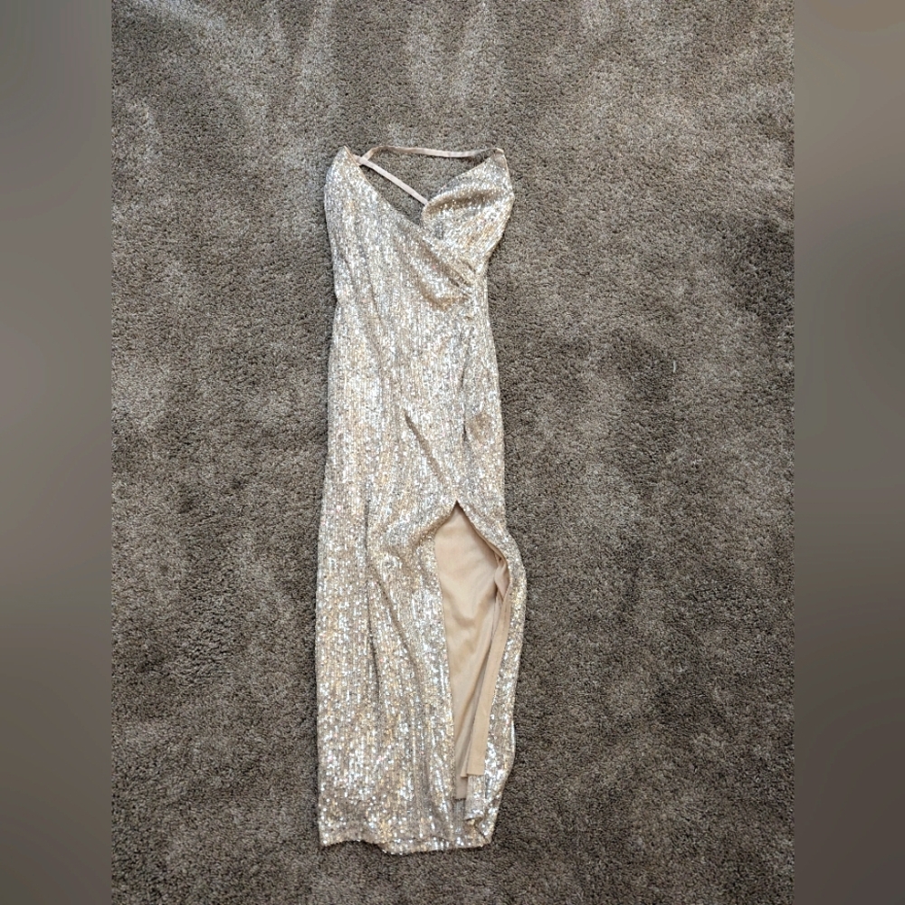 Long dress with a slit